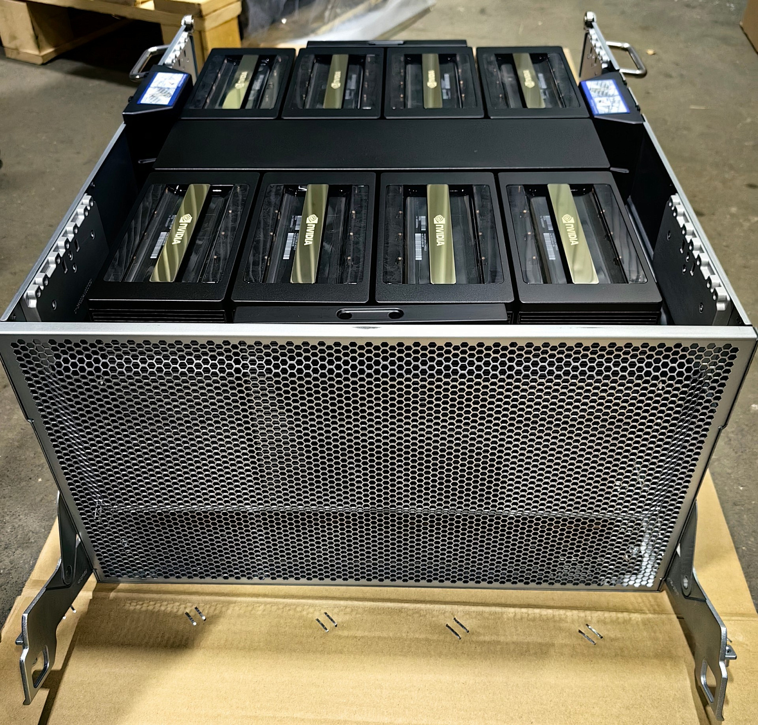 Мощный сервер для ИИ задач уже у нашего заказчика!